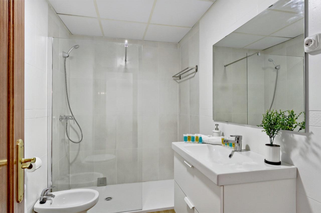 Апартаменты Del Parque Flats - Ollerias 3 Малага Экстерьер фото